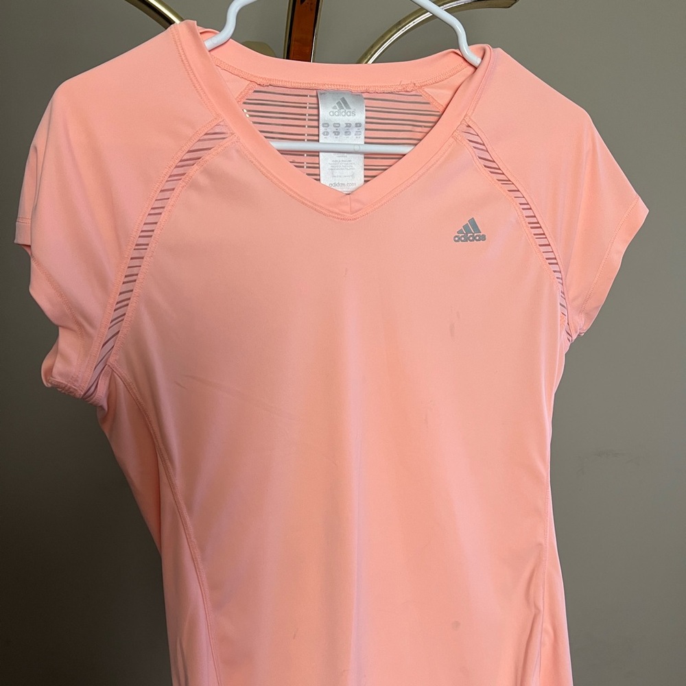 2 pack workout shirts size S/M